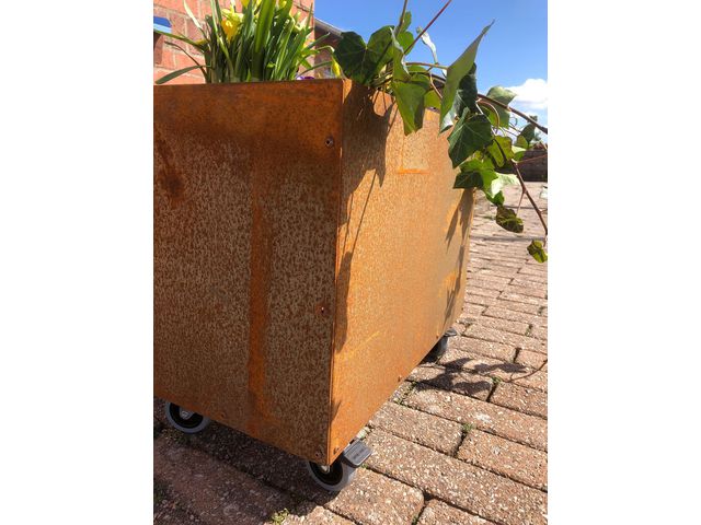 L-kruka med botten corten 30x60x40cm, st